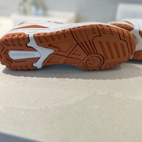 NEW BALANCE 550 for sale and never worn! - Picture 4 of 4